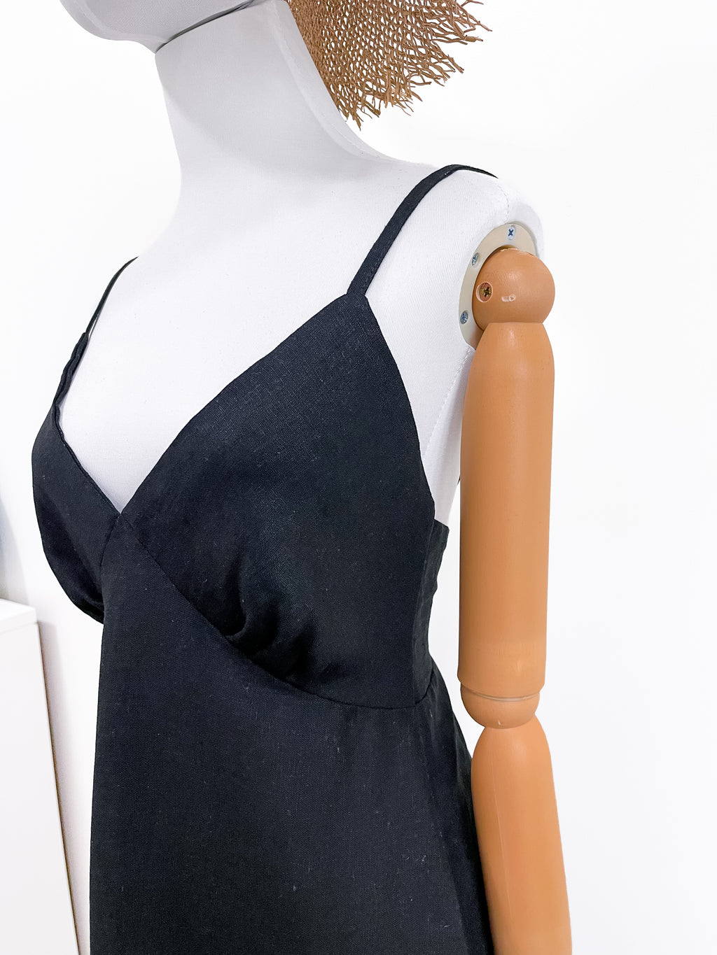 Capri Dress in Black