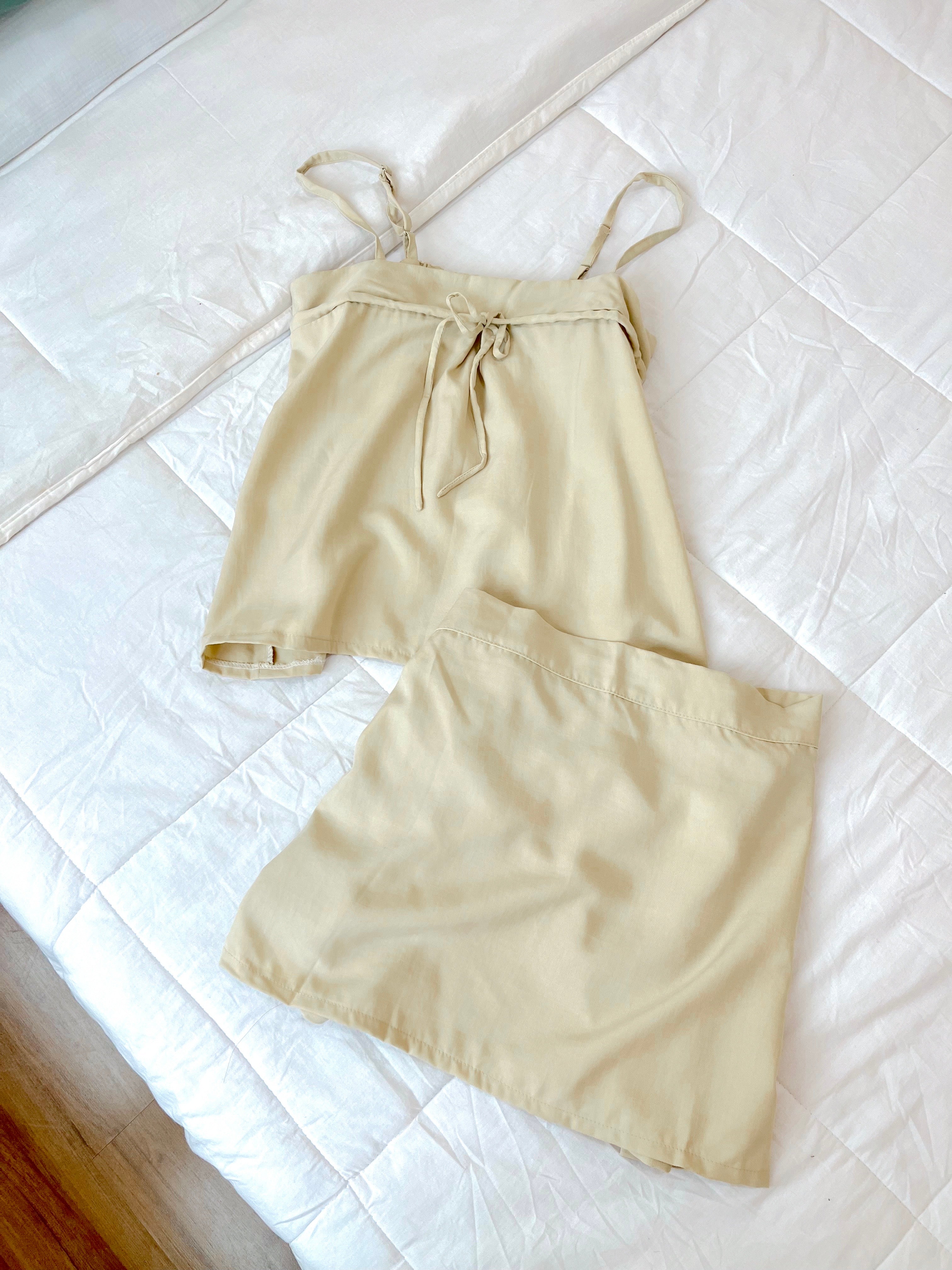 Ada Set in Beige